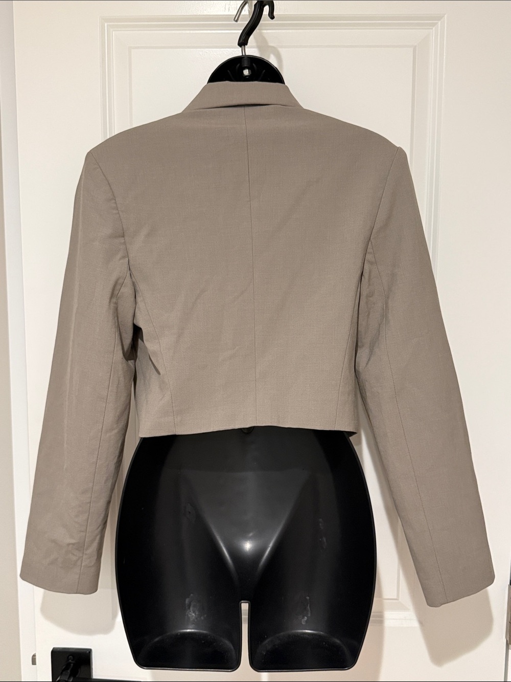 MNG Cropped Utility Jacket - Picture 3 of 7